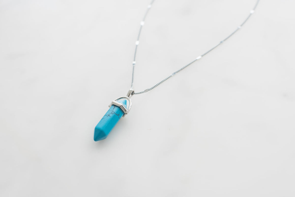 Stone pendant necklace
