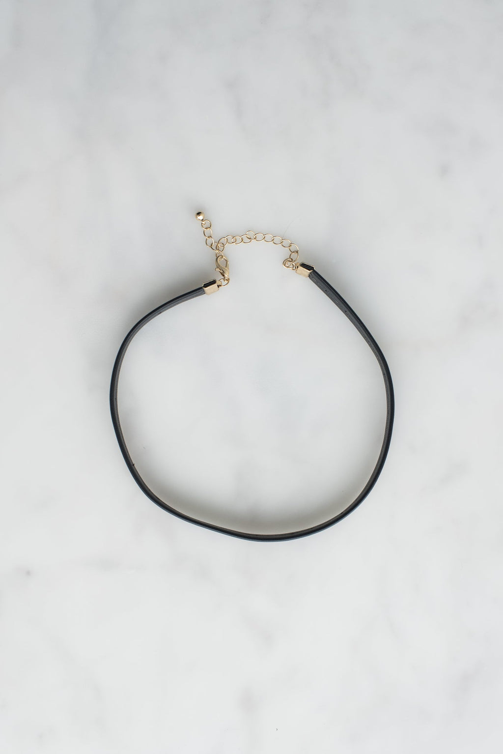 Short choker chain