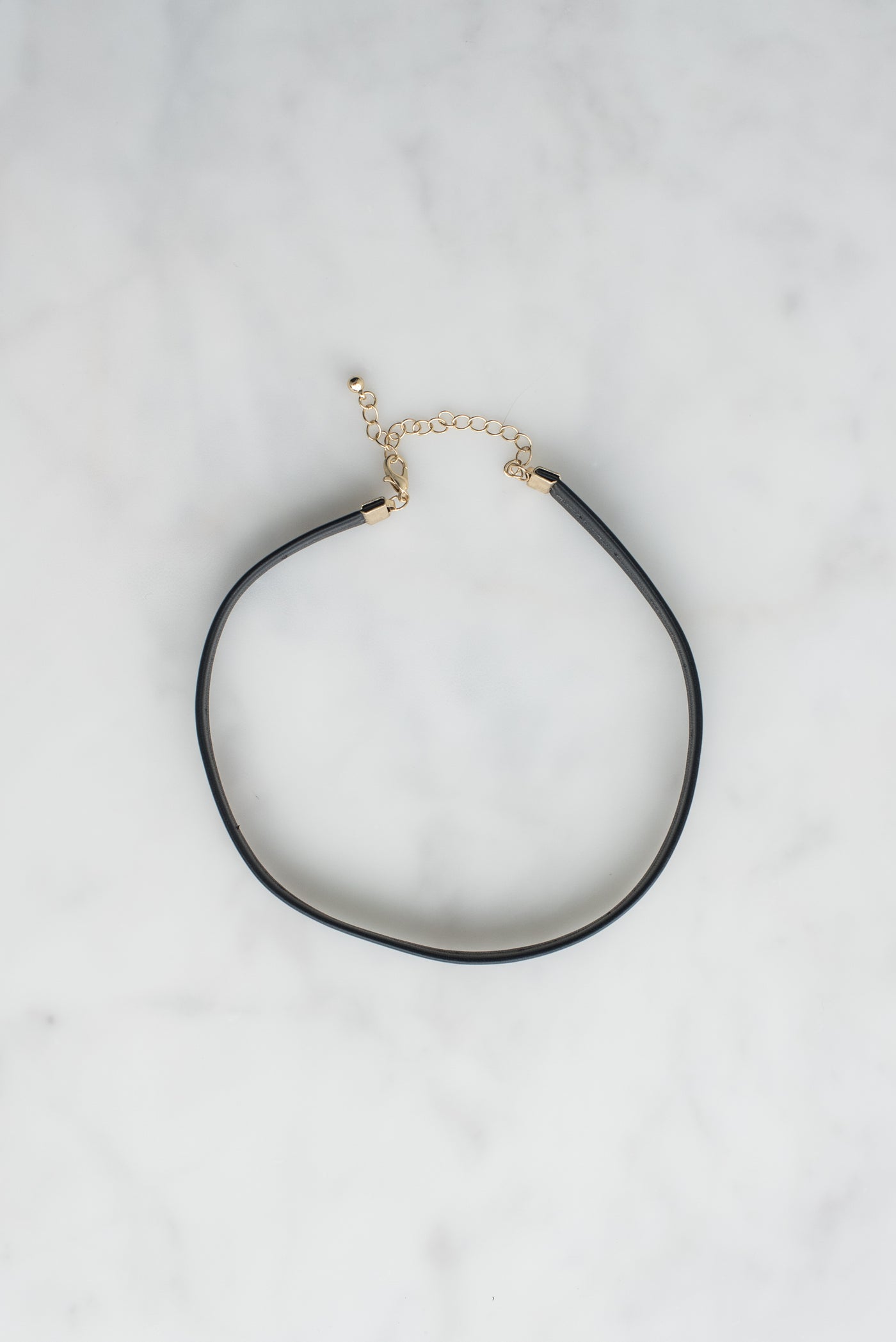 Short choker chain