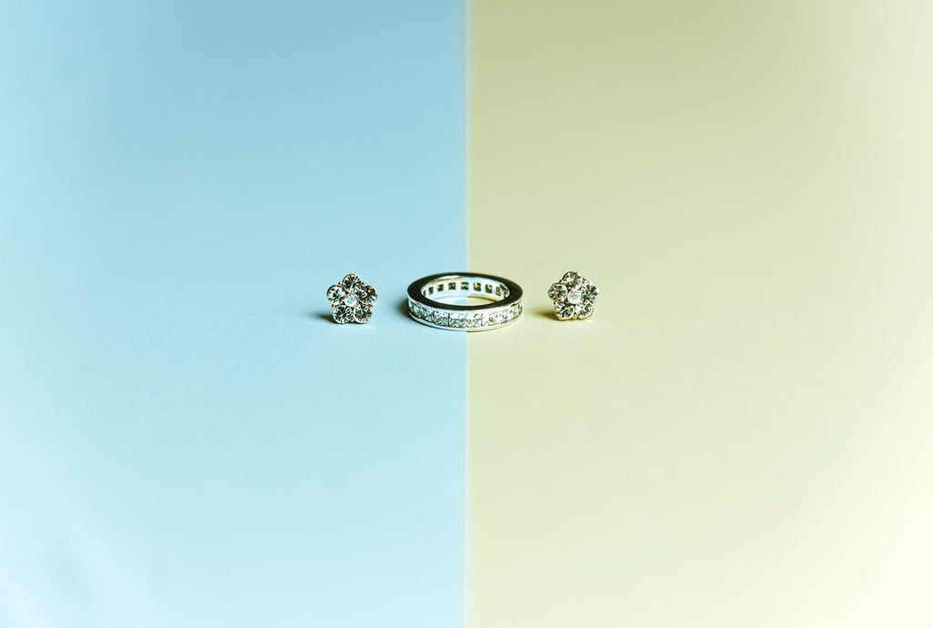 Large hoops detail