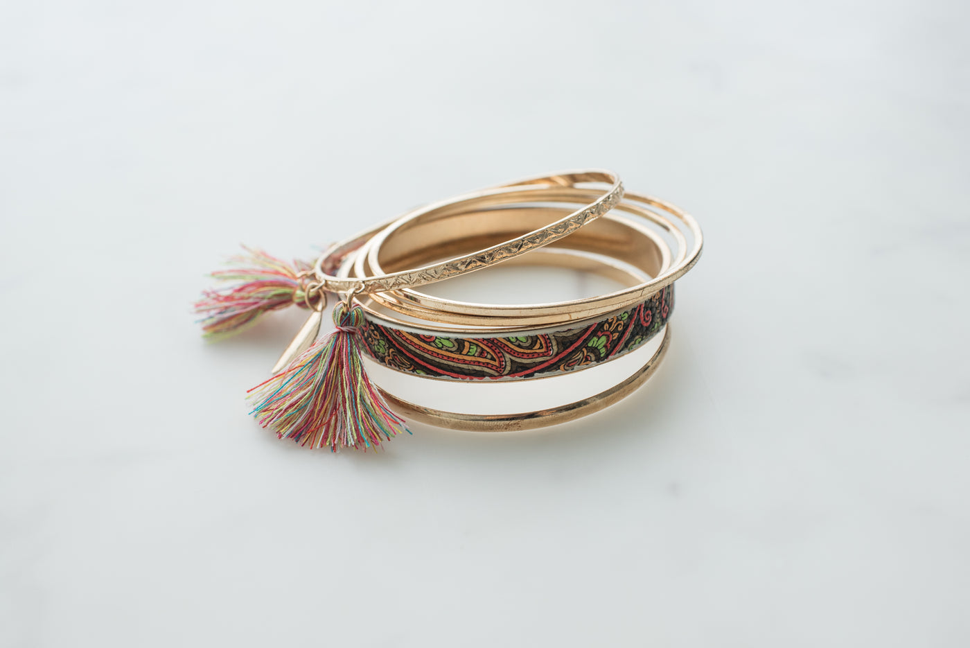 Close detail of the bracelet chain